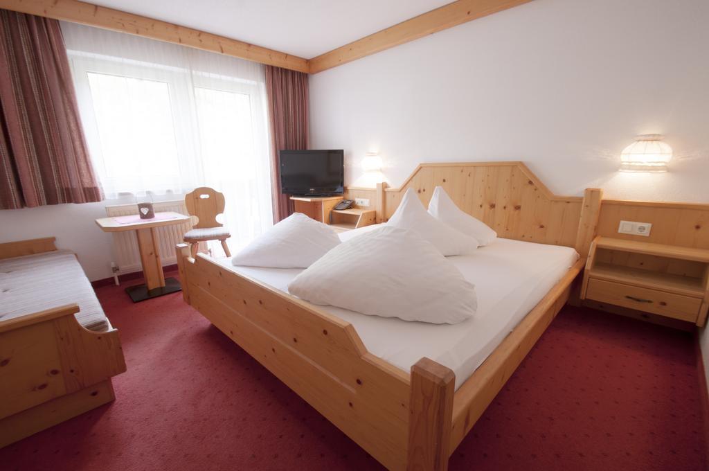 Hotel Alpenfriede 3*