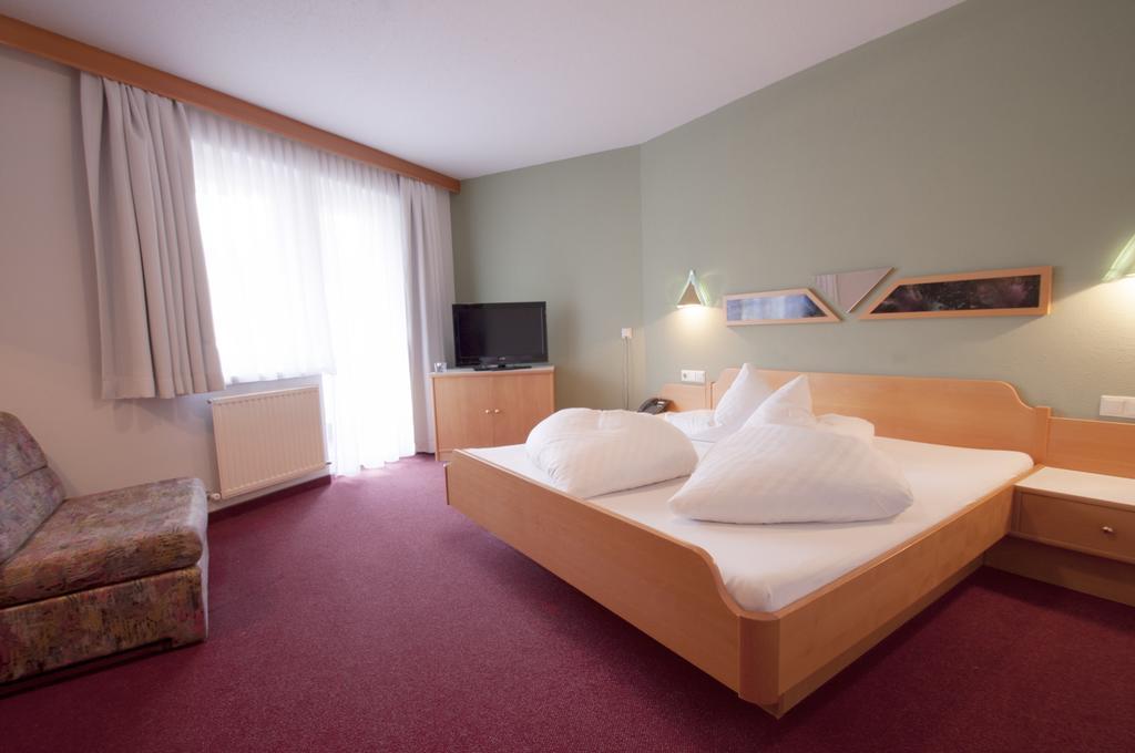 Hotel Alpenfriede Jerzens